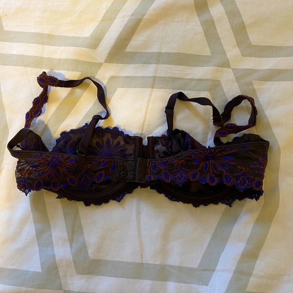 Beautiful lace bra - Picture 2 of 3